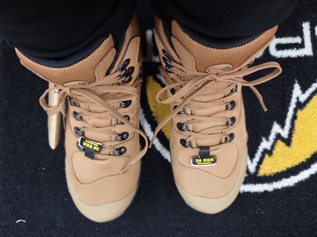 登山靴を履いてみた