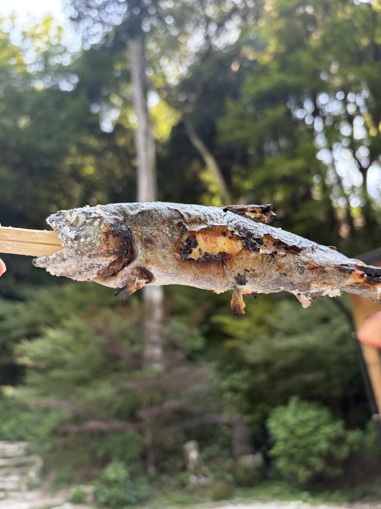 白糸の滝で食べたヤマメの塩焼き